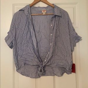 NEW WITH TAGS!!! flowy striped shirt!